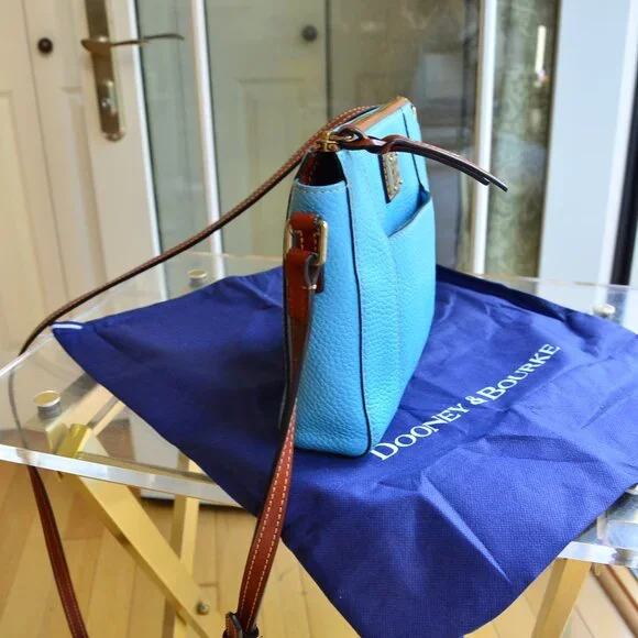 Dooney & Bourke crossbody purse - Picture 3 of 13
